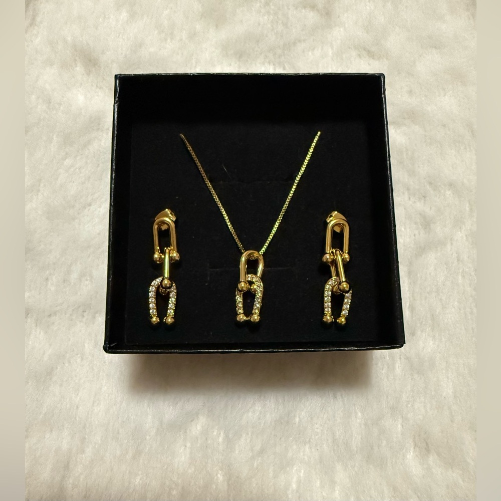 Elegant Designer Style Thai Gold With Crystals Jewelry Set Fashion Jewerly